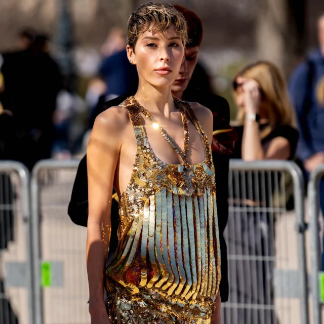 Ely Abramova street style at Casablanca FW25 show during Paris Fashion Week.
.
.
.
.
.
.
.
.
#pfw #parisfashionweek #fashionweek #streetstyle #fw25 #mode #style #stylish #moda #parisianstyle #casablanca